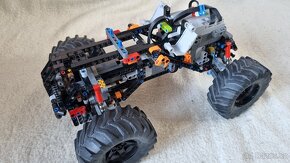 LEGO Technic 42099 RC 4x4 off-road - 6