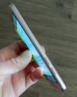 Samsung Galaxy A3 2017 - 6