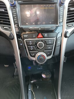 Hyundai i30 combi 1,6 99kW - 6