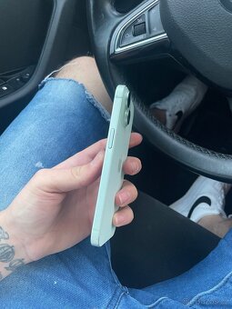 iPhone 15 - 6