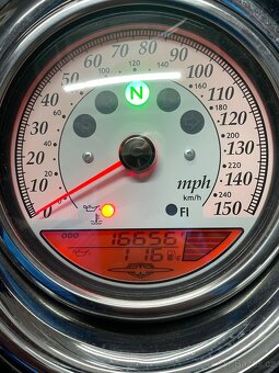 Suzuki Intruder 1800C - 6