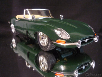 Jaguar E Type Cabriolet zelený Bburago 1/18 - 6