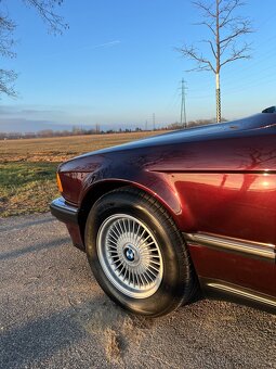 BMW E32 750i Brokatrot - 6