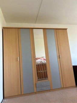 Postel, noční stolek, skříň - 6