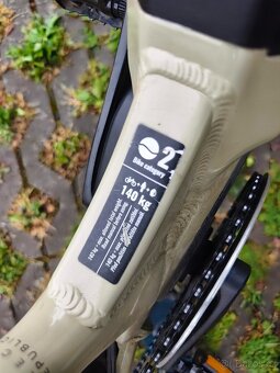 Levit Musca MX Lowstep 630Wh (Latte) 630 Wh, středový motor - 6