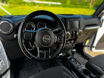 JEEP WRANGLER SAHARA 2.8 nafta, rok 2019 - 6