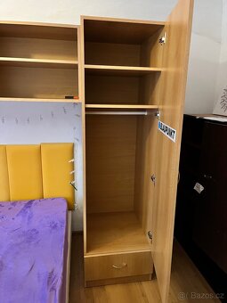 Šatní skříň / ložnicová sestava s prostorem pro postel - 6