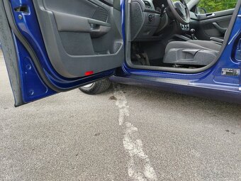 V pěkném stavu Volkswagen Golf 5 bez nutnosti dalších invest - 6