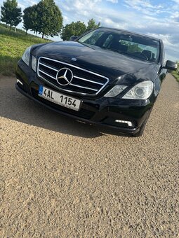 Mercedes Benz - 6