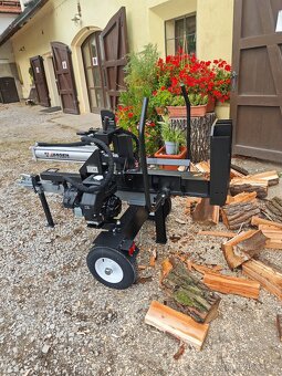 Prodám štípačku dříví, tlak 22tun, ležící i stojíci - 6