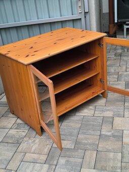 Prodám dřevěnou TV komodu IKEA Leksvik - 6