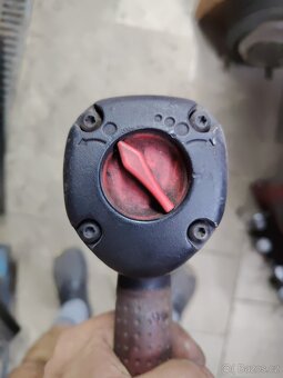 Pneumatický rázový utahovák - 6