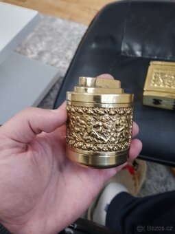 Zapalovače a zásobník na cigarety - 6