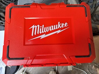 milwaukee M18 - 6