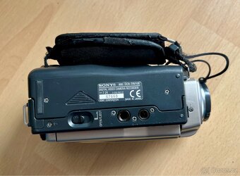 Videokamera SONY DCR-TRV10E Video8/Hi8/Digital8 - 6