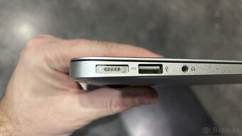 Macbook air 2017 13.3 I5 1.8 mhz 8gb ram 128 ssd - 6