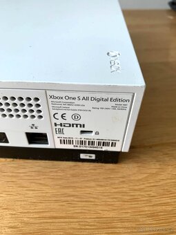 Xbox One S All-Digital 1TB – super stav - 6