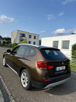 BMW X1 2,0D 130KW N47 Marrakesh brown, červená kůže - 6