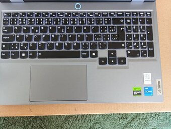Herní notebook Lenovo LOQ 3mesice starý - 6