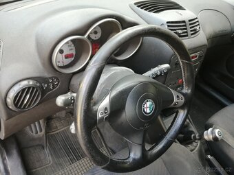 ALFA ROMEO 147 JTD - 6