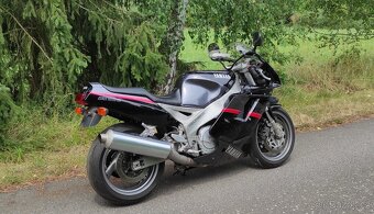 Yamaha FZR 1000 EXUP - 6