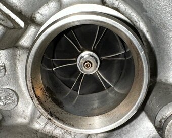 Turbo 03L253010F CFGB 2.0TDI 125KW VW Passat B7 r.v. 2011 - 6