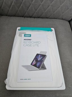 ESR Ascend Keyboard Case Lite – iPad Pro 11" / Air 4 - 6