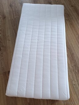 Prodám dětskou postýlku včetně příslušenství - 6