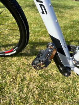 Genesis Solution 3.2 (27.5") - 6