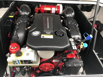 REGAL LS4 + VOLVO PENTA V8 350 HP + vlek WICK - 6