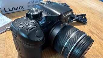 Panasonic Lumix GH3 - objektiv - baterie - 6