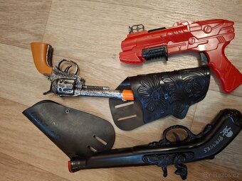 Stíhačka,štěkací pes,houkající sanitka 50 kusů - 6