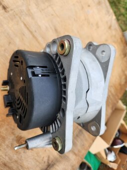 Novy alternátor felicie 1.6. 90 ah - 6
