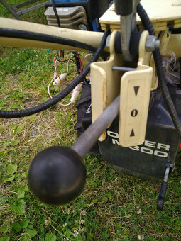 motorový zametací stroj. smeták, koště. Holder M3000 - 6