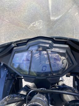 Yamaha YZF R125 - 6