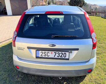 Prodám Ford Fiesta 1,3 (2006, STK 2026, pravidelný servis) - 6