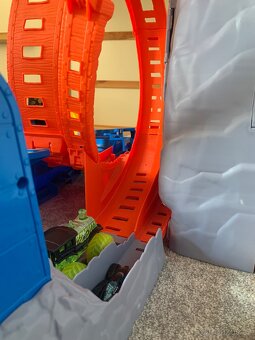 Monster Trucks - T-Rex Volcano arena - 6