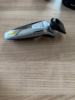 Pánský holicí strojek PHILIPS, SensoTouch3D,series 9000 - 6