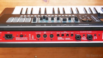 Roland Fantom 6 klávesový syntezátor, sampler, 61 kláves (ja - 6