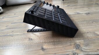 Akai MPC Live 2 Limited Edition 
Cena: 19 490 Kč
 - 6