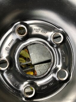 15 " plechové kola VW Caddy-VW Touran-Octavia II zimní pneu - 6