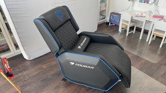 Polohovací herní křeslo Cougat - 6