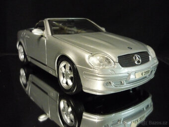 Mercedes Benz SLK AMG Maisto 1/18 - 6