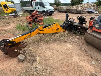 Podkopové rameno pro smykový JCB Robot - 6