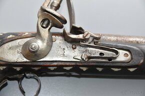 KŘESADLOVÁ PISTOLE-PUŠKA S NÁDOBOU NA PRACH - 6