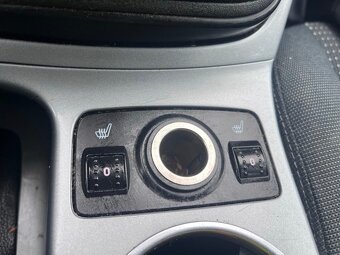 Ford Grand c-max 7míst Benzín 1.6 - 6