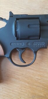 Plynová pistole Magnum. - 6