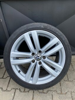 235/40 r18 8Jx18 ET 44 5x112 - 6