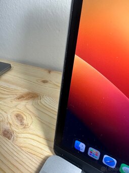 Apple MacBook Pro 2017 256GB i5 8GB RAM - 6