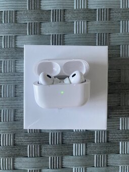 Apple AirPods Pro 2 - 6